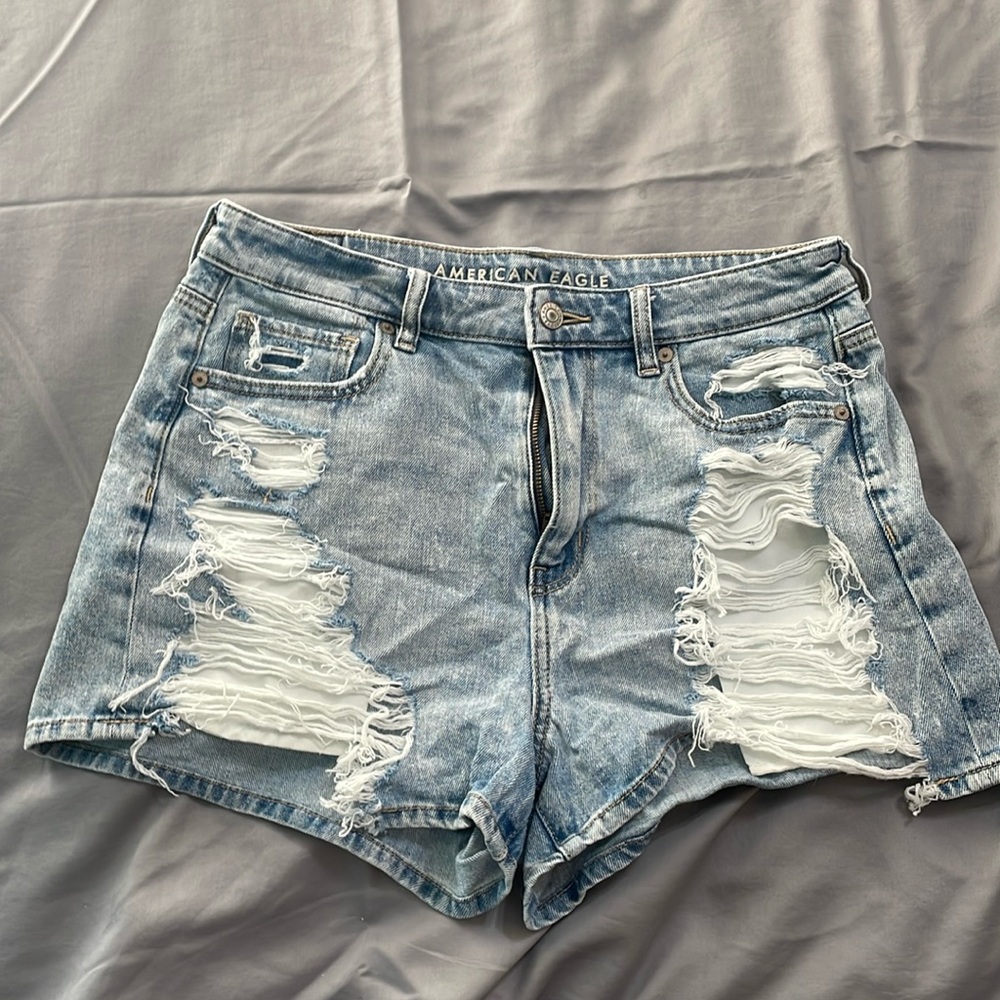 American Eagle women’s mom Jean shorts size 8